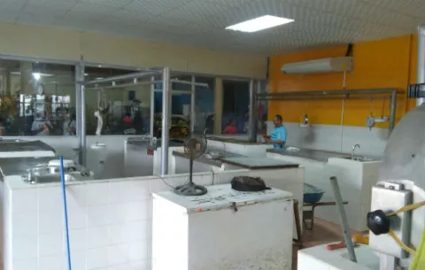 Aún no culminan trabajos en área de carnes en mercado de Penonomé