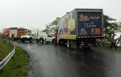 Dos heridos en accidente de tránsito en loma La Mermeja de Santa Fe