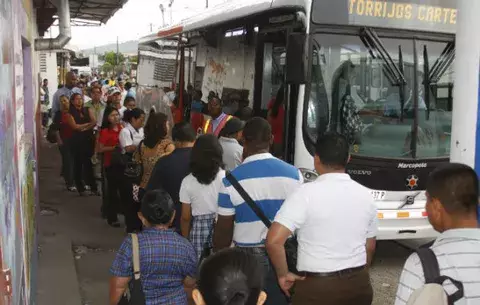 'Metrobús tiene capacidad para manejar la demanda', González 