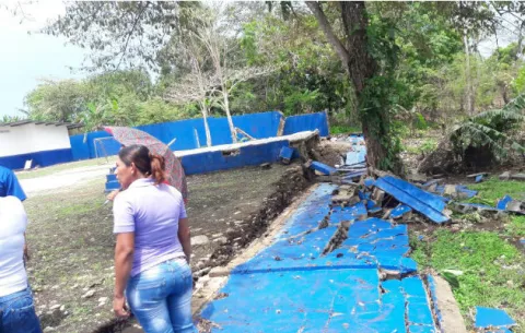 Colapsa parte de cerca perimetral en escuela de Nuevo San Juan, Colón