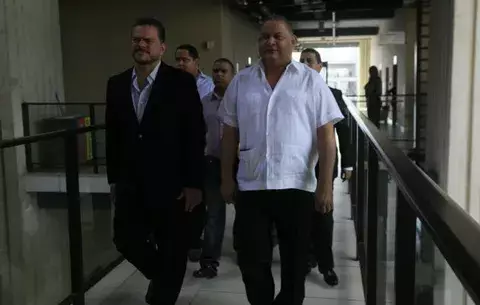 Hay manos que quieren dividir el PRD, Pérez Herrera