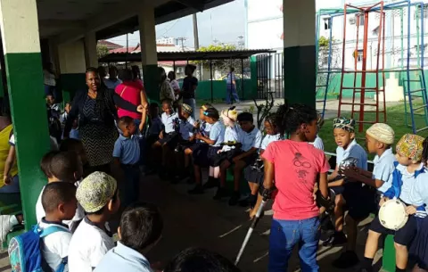 Padres de familia del Iphe en Colón dan plazo para que reparen aires