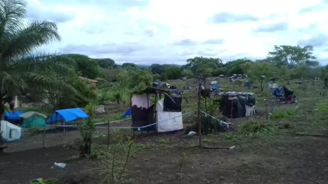 Precaristas por tratar de conectarse de forma ilegal dejan a cientos sin agua