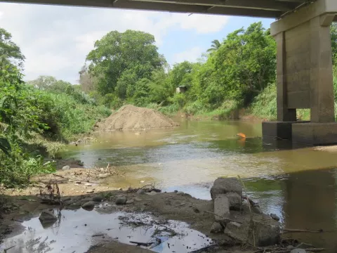 Ministerio de Ambiente certifica que trabajos de dragado en ríos son legales