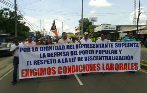 Suplentes de 'repres' exigen salario en La Primavera de Santiago