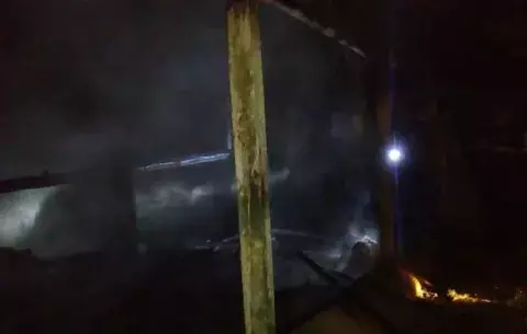 Humilde familia lo pierde todo en incendio en Teobroma, Bocas del Toro