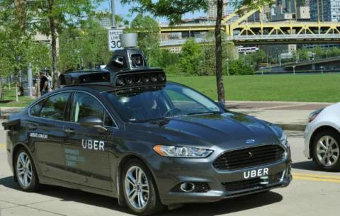 Uber da el siguiente paso: hace pruebas con carros autónomos
