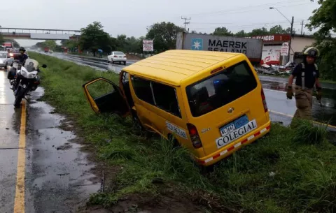 Una estudiante muere tras accidentarse colegial en Llano Marín 
