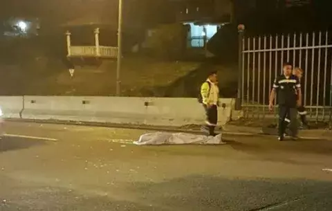 Cruza por debajo del puente peatonal de Arraiján y pierde la vida
