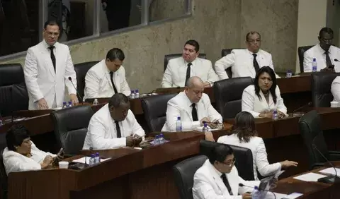 Civil servants see no job stability 