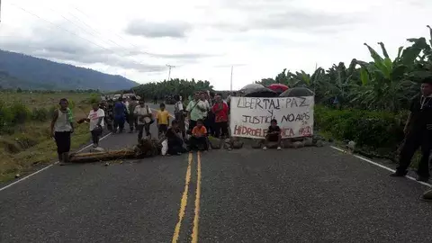 Otra vez cierran vía en Barranco Adentro de Las Tablas, Bocas del Toro