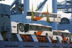 Se alarga el 'viacrucis' en el transporte por falta de unidades