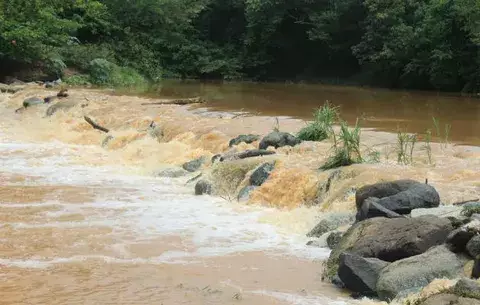 Turbiedad del río La Villa afecta suministro de agua en Chitré