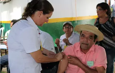 Chitreanos acuden a vacunarse a los centros de salud
