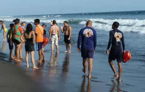 Localizan cuerpo de joven desaparecido en playa la Barqueta