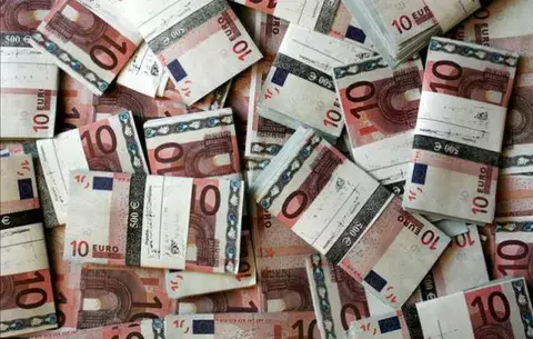 Alemania: Sirio halla 150 mil euros en alacena y los devuelve