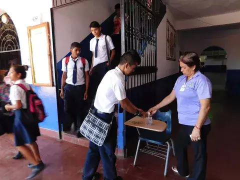 Toman medidas de prevención en escuelas de Los Santos contra A (H1N1) 