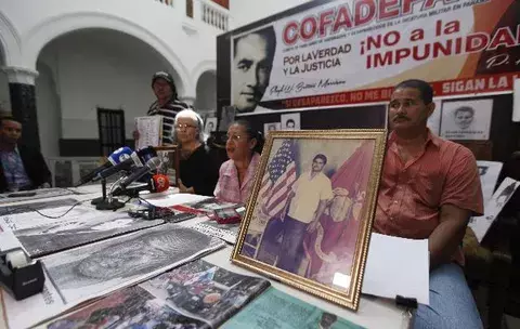 Familiares de las víctimas de la dictadura conmemoran su fecha con más penas que glorias 