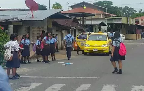 Estudiantes en Bocas son enviados a sus casas