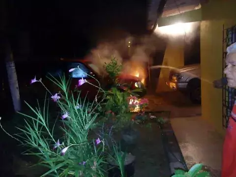 Le incendian el auto por error y se salva de milagro en Changuinola