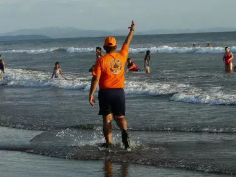 Alerta verde por mar de fondo en el Pacífico, advierte el Sinaproc