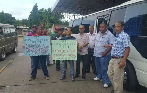 Transportistas en Santiago rechazan nuevas piqueras de buses