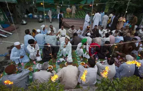 Los excesos y las tentaciones del mes sagrado de Ramadán