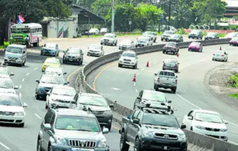 Traffic jams threaten the country's productivity