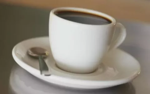 Las bebidas muy calientes, 'probable causa de cáncer'