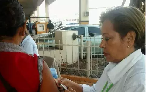 Las personas vulnerables son prioridad para la vacuna contra el AH1N1 