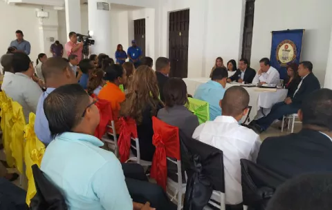 Empleados de Waked insatisfechos con el Gobierno