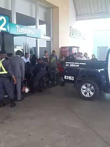 Pánico en Westland Mall, muere un seguridad tras frustrar robo