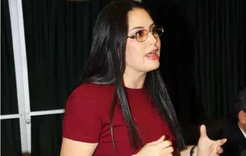 Varelistas buscan hacerse millonarios con decretos migratorios, diputada Zulay Rodríguez 