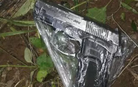 Hallan pistola 9 milímetro con nueve balas sin detonar en Pedregal de David