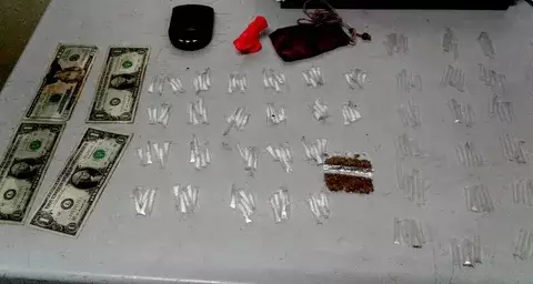 Atrapan a sujeto con presunta droga en Burunga