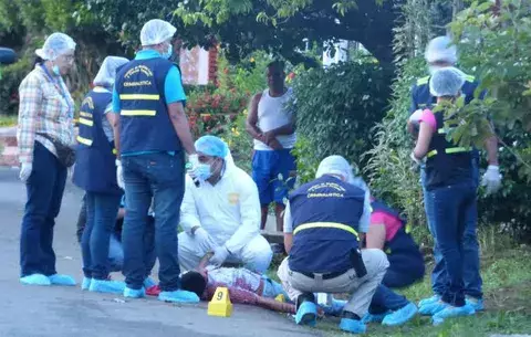 Matan a joven mientras estaba de visita en casa de familiareas