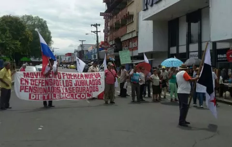 Jubilados protestan en la ciudad de David