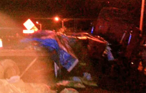 Camión queda volteado antes de llegar a los Ruices