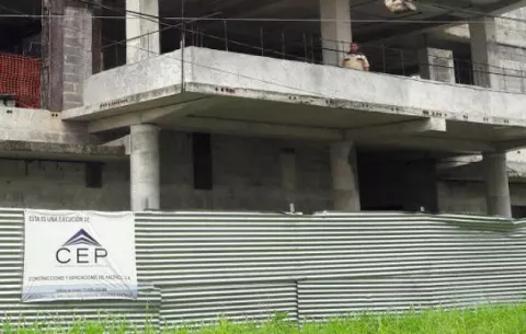 Por quiebra, paralizada construcción de edificio del Registro Público