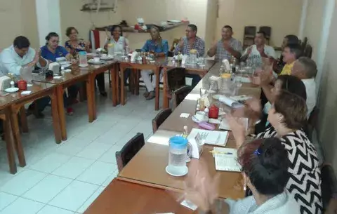 Gremios docentes anuncian huelga nacional desde este lunes