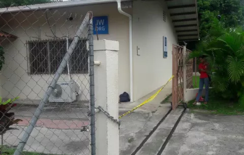 Hurtan en salón del Reino de testigos de Jehová en Penonomé