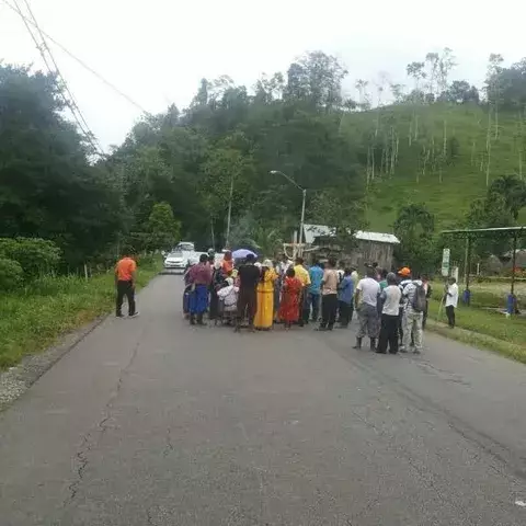 Usuarios afectados por cinco horas por cierre de indígenas 