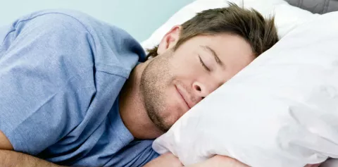 ¿En qué lado de la cama duermen los infieles?