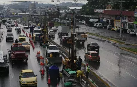 Cierran dos carriles de la Vía Tocumen para dar avance a construcción de la Línea 2 del Metro