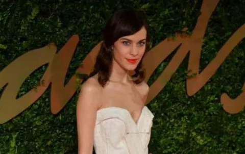 Alexa Chung lanzará su propia marca de moda