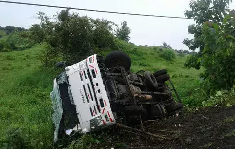 Un muerto y un herido tras vuelco en Loma del Carnero en Macaracas