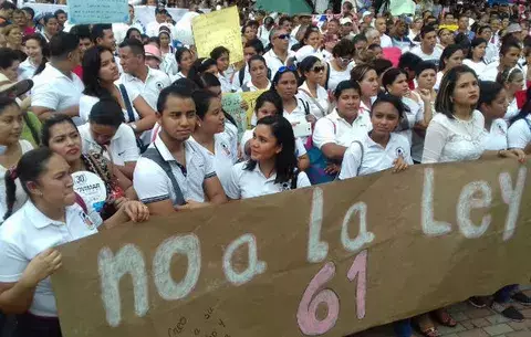 Gran marcha en rechazo a anteproyecto de ley sobre educación sexual 