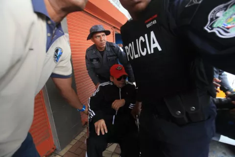 Noriega se dispone a revelar los secretos de la dictadura militar