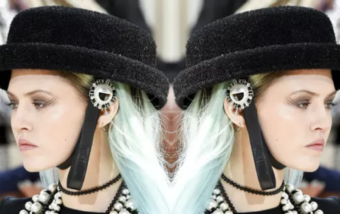 ¡La mezclilla ahora va en tu pelo! Así es la tendencia del 'denim hair'