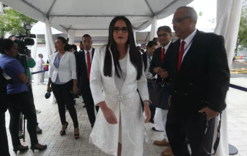 Zulay Rodríguez pide a los diputados no prestarse para el cierre de medios